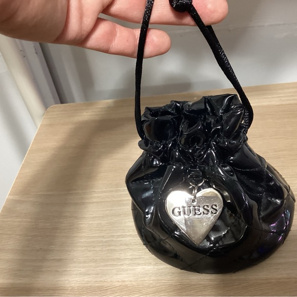 Guess Black Patent Leather Travel Bag Pouch Jewelry Makeup Drawstring  NWOT - Picture 9 of 9